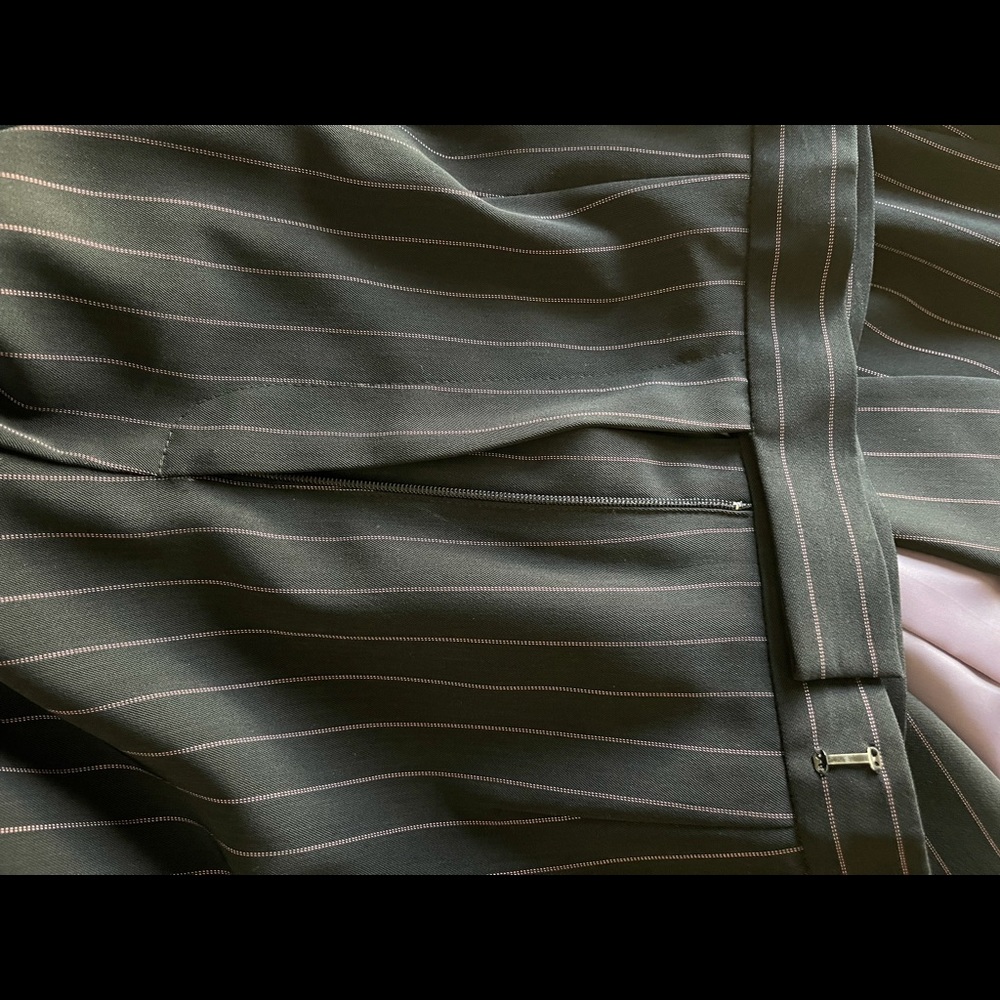 Kasper Black Pinstripe Women's Suit - Picture 4 of 4